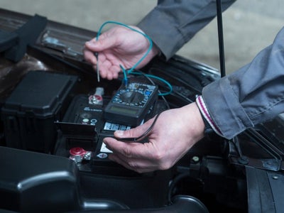 Auto Battery System Check with Volt/Amp Testing